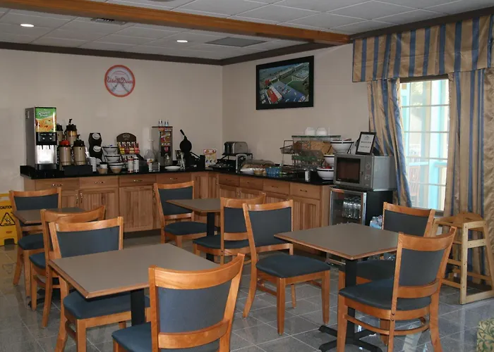Howard Johnson By Wyndham Hattiesburg