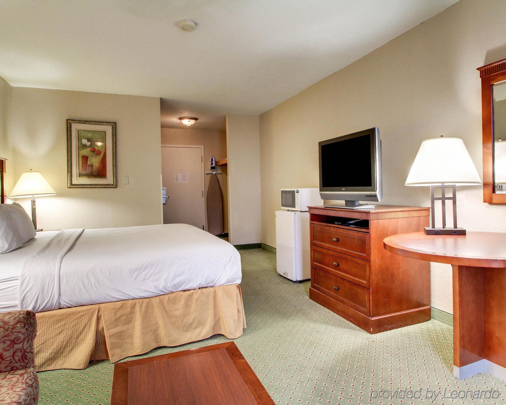 Howard Johnson By Wyndham Hotel 2*