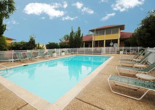 Howard Johnson By Wyndham Hattiesburg
